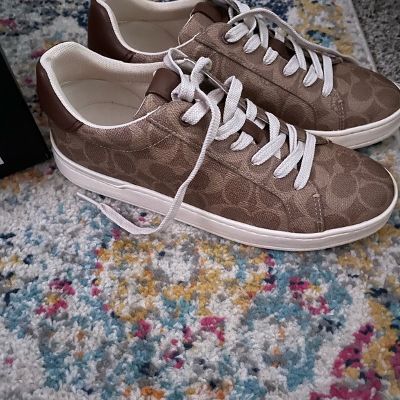 New with tags Coach tennis shoes, size 8.5B - Picture 5 of 7